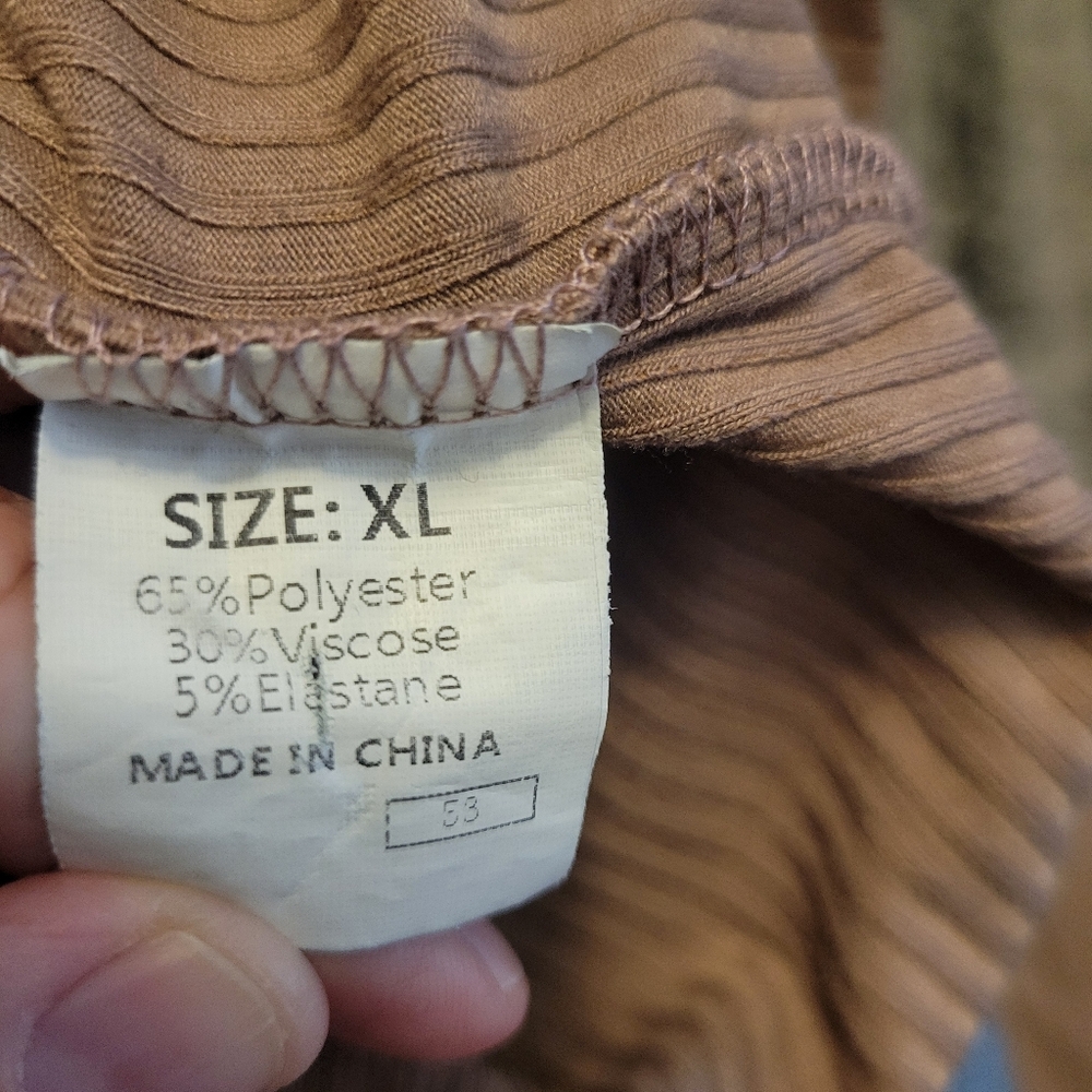 Women's V-Neck Ribbed Top - Tan Size XL - Picture 4 of 5